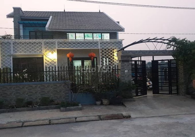 Vì điều kiện chuyển chỗ ở nên mình rao bán căn biệt thự vườn tại km5 thị xã Phú Thọ