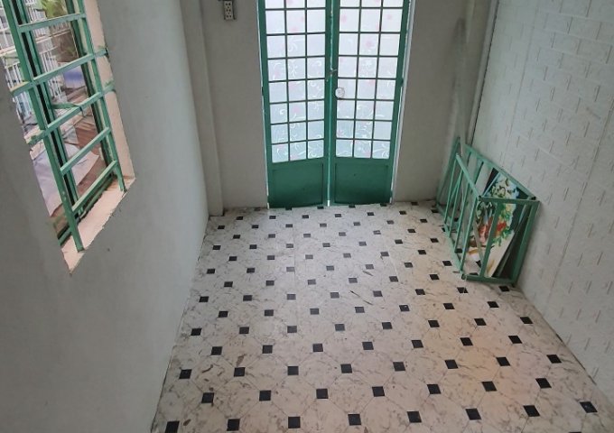 HẺM 4M QUẬN TÂN PHÚ TÌM ĐÂU RA NHÀ DƯỚI 1TỶ CÓ HỘ KHẨU SÀI GÒN.  SỔ HỒNG RIÊNG