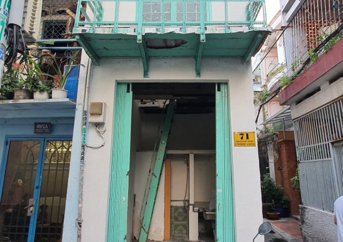 HẺM 4M QUẬN TÂN PHÚ TÌM ĐÂU RA NHÀ DƯỚI 1TỶ CÓ HỘ KHẨU SÀI GÒN.  SỔ HỒNG RIÊNG