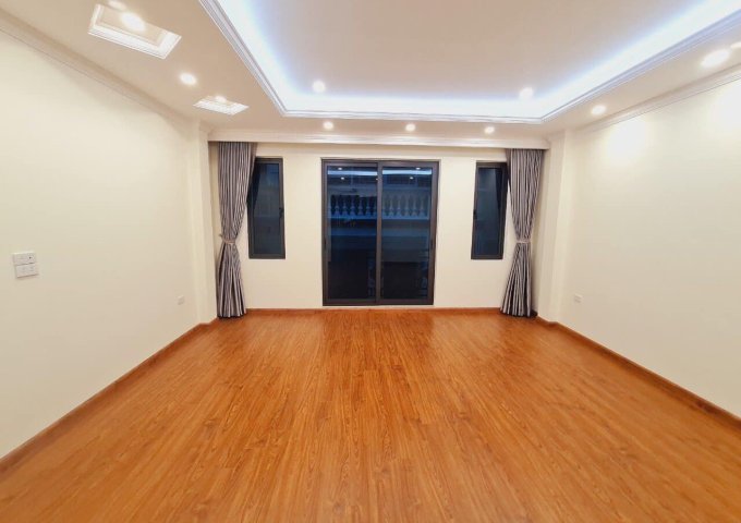 PHÂN LÔ - GẦN PHỐ - NGÕ THÔNG - Ô TÔ ĐỖ CỬA - 7 TẦNG THANG MÁY  LH : 0971260913 – 0982728368