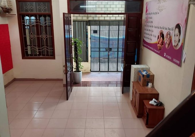 CHÍNH CHỦ BÁN NHÀ 3 TẦNG SỐ 17,NGÕ 98 HOÀNG NGÂN, TRUNG HÒA, CẦU GIẤY, HÀ NỘI . FULL NỘI THẤT. GIÁ TỐT, LH 0868611385