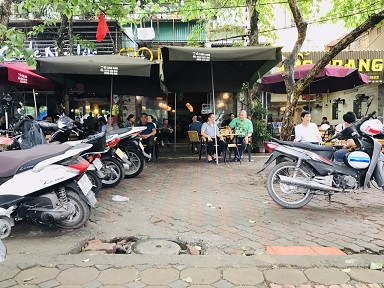 Sang nhượng quán cafe phố Đặng Văn Ngữ - đối diện Hồ Đắc Di ( có thể chuyển đổi thành hàng ăn )