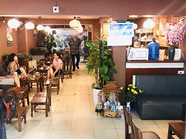 Sang nhượng quán cafe phố Đặng Văn Ngữ - đối diện Hồ Đắc Di ( có thể chuyển đổi thành hàng ăn )