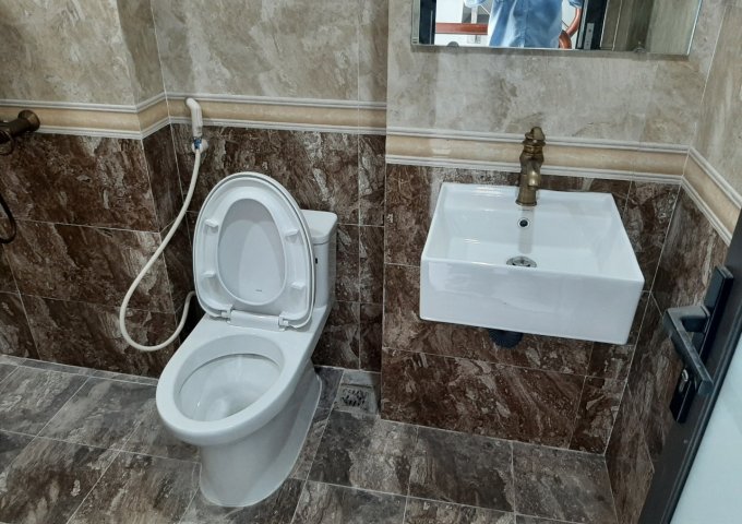 CHO THUÊ 3 TẦNG LÀM VĂN PHÒNG CÔNG TY 60M/1 SÀN GIÁ 19 TRIỆU /THÁNG .CỔNG LÀNG YÊN XÁ TỔNG CỤC 5