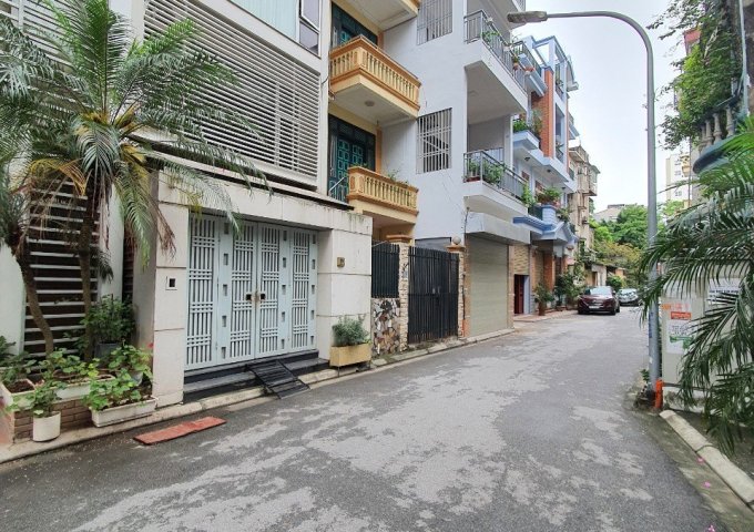 Chính chủ bán nhà Ngõ 558 Nguyễn Văn Cừ, Long Biên, Hà Nội.