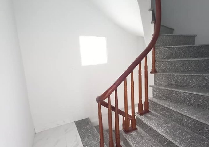 Bán nhà riêng tại ngõ 33 Tả Thanh Oai,Thanh Trì 43m2 x 4T giá 2.4 tỷ