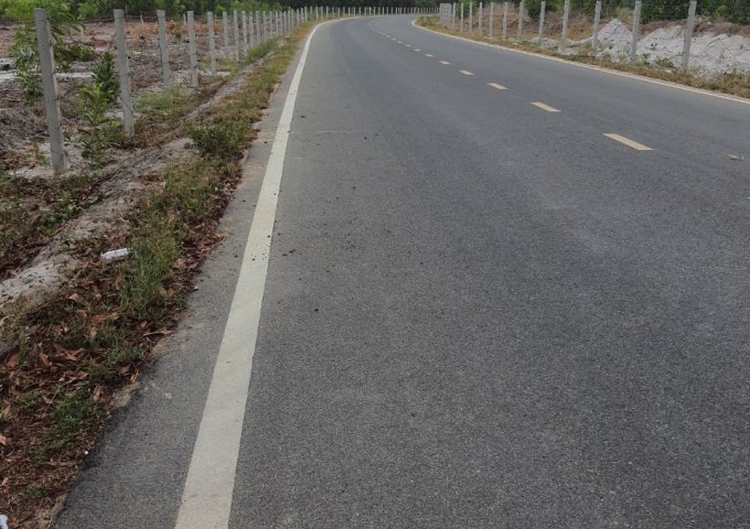 CẦN BÁN LÔ ĐẸP ĐẤT CÁCH MẶT TIỀN ĐƯỜNG NHỰA VÀO SÂN BAY 10M, XÃ LÁNG DÀI, HUYỆN ĐẤT ĐỎ, BÀ RỊA VŨNG TÀU.LIÊN HỆ : 0967599689