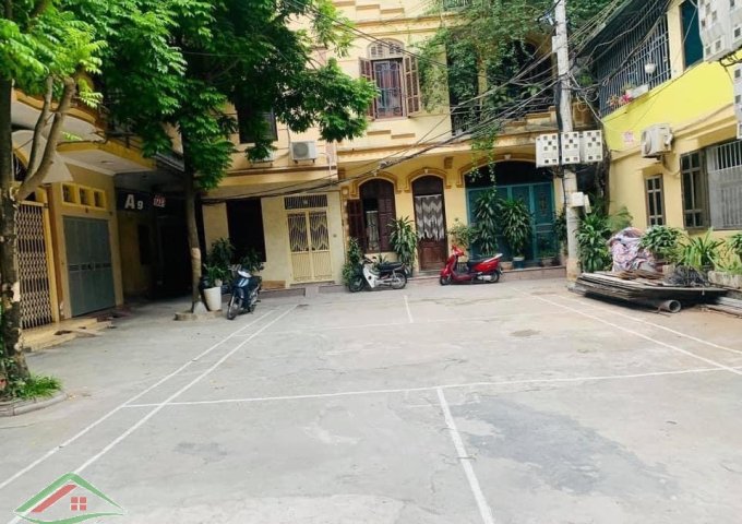 NHÀ PHÂN LÔ CHÍNH CHỦ CẦN BÁN THUỘC PHƯỜNG YÊN PHỤ , Q. TÂY HỒ, HÀ NỘI . LIÊN HỆ 0326769885 (MS. CHÂU)