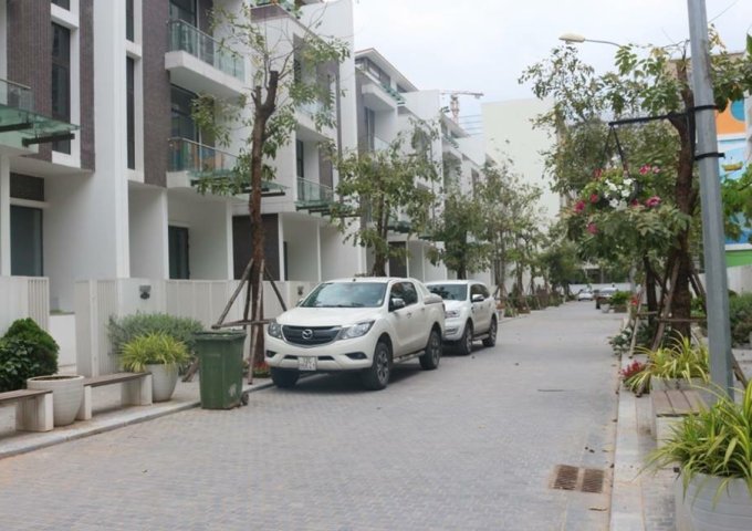 Cho thuê biệt thự nhà vườn Imperia Nguyễn Tuân 200m x 4 tầng = 1 hầm, Lh 082 99 067 62