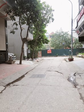 Cần sang nhượng toàn bộ văn phòng toàn kính siêu sang trọng, thoáng, mặt bằng gần 180m2, cách Duy Tân 700m