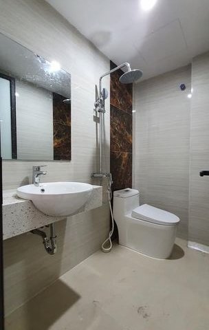 CẦN BÁN NHÀ TRƯỜNG CHINH , ĐỐNG ĐA! DT: 34 m2 , 5 tầng ,MT 3.4 m , Giá chỉ 3. tỷ