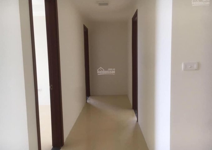 Bán căn hộ chung cư CT 1B Yên Nghĩa - Hà Đông 131m2 - 1,96 tỷ - 3 phòng ngủ - 2 vệ sinh - 1 lô gia. Liên hệ: 0374393926