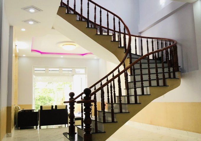 Nhà đẹp siêu phẩm kcn Giang Điền - Trảng Bom - Đồng Nai. Lh xem nhà:0963156330  Thông tin chi tiết: