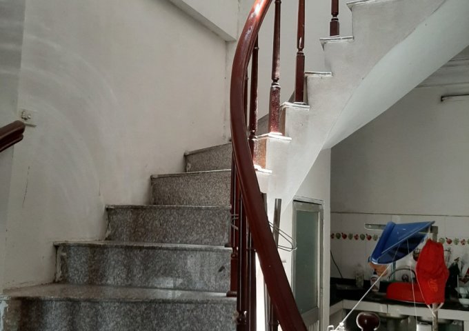 Cần bán gấp nhà 3 tầng sổ đỏ chính chủ tại phố Nghĩa Dũng quận Ba Đình, Hà Nội