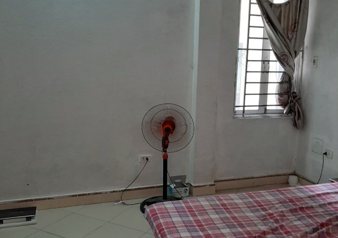 Cần bán gấp nhà 3 tầng sổ đỏ chính chủ tại phố Nghĩa Dũng quận Ba Đình, Hà Nội