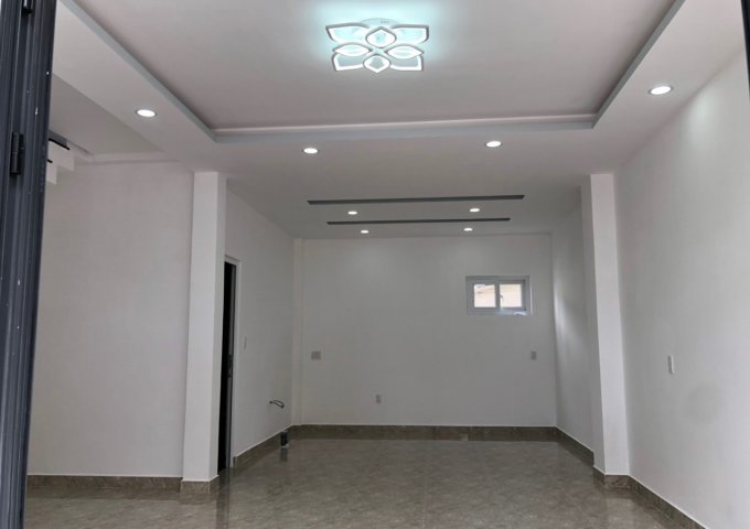 CHỦ KẸT TIỀN BÁN GẤP NHÀ MỚI XÂY THIẾT KẾ HIỆN ĐẠI TẠI ĐƯỜNG NGUYÊN TỬ LỰC P8.THÀNH PHỐ ĐÀ LẠT