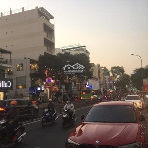 Bán nhà chính chủ giá rẻ mặt tiền Phùng Văn Cung, Phú Nhuận, 3lầu, 105m2 chỉ 21tỷ5 
