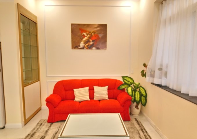 Chính chủ bán nhà khu dân cư Phong Phú 4, lô góc, 7x15, 3PN, full nội thất, LH 0903696811