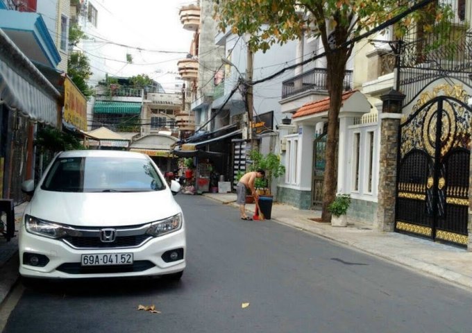 Bán nhà 3 lầu đúc, hẻm VIP xe hơi tránh nhau Nguyễn Văn Trỗi, DT: 5.5x18m sổ vuông, giá: 14.5 tỷ TL - 0945 960 485
