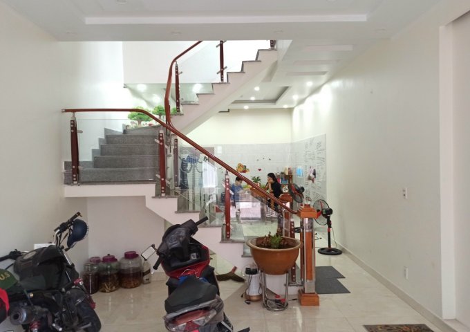 Bán nhà 4 tầng lô góc ô tô vào nhà tại Thiên Lôi, Lê Chân, Hải Phòng.