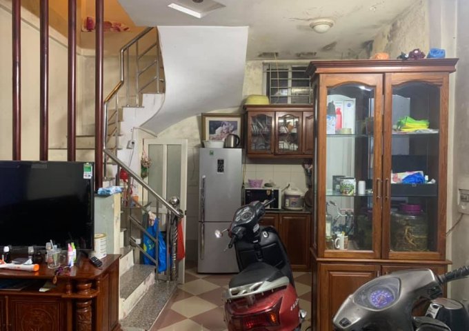 Bán nhà mặt phố Sơn Tây, quận Ba Đình, gần Lê Trực, 30m2, mặt tiền 5.7m, giá 10.9 tỷ