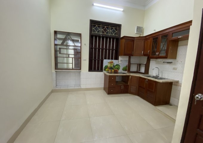 CHÍNH CHỦ BÁN NHÀ ĐẸP GIÁ RẺ 5 TẦNG, DIỆN TÍCH 41M2, ĐƯỜNG TRẦN QUỐC HOÀN, CẦU GIẤY, HÀ NỘI