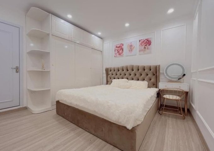 HÓT HÓT BÁN P.LÔ Ô TÔ Ở NGAY PHỐ HOÀNG ĐẠO THÀNH