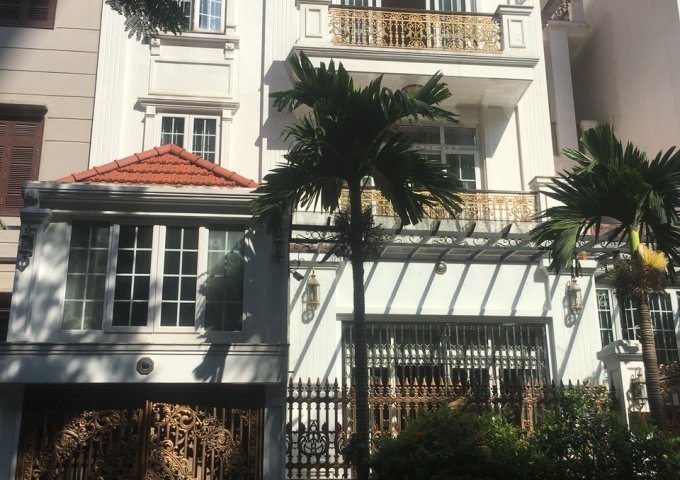 Cho thuê biệt thự Vimeco Nguyễn Chánh, Cầu Giấy. Dt 130m 4 tầng 1 hầm Mt 8m. Giá 40tr