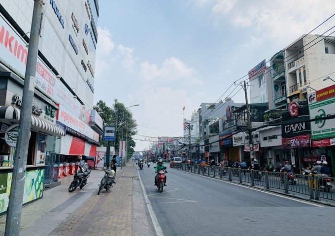 Cho thuê nhà MT 250-252 Võ Văn Ngân, Q. Thủ Đức. DT: 8x14m, 1 trệt