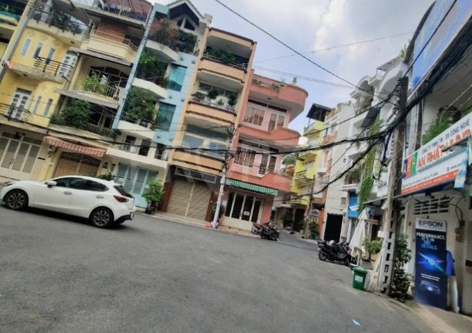 Cho thuê căn góc 134 Thành Thái quận 10, 4.3x17m 3l 26 triệu	