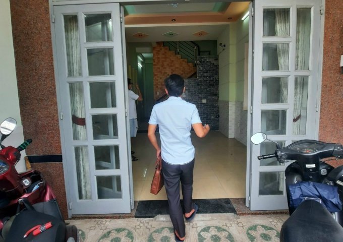Chính chủ kẹt tiền bán nhanh căn nhà MỚI XÂY đường Cộng Hòa, P13  Tân Bình.
