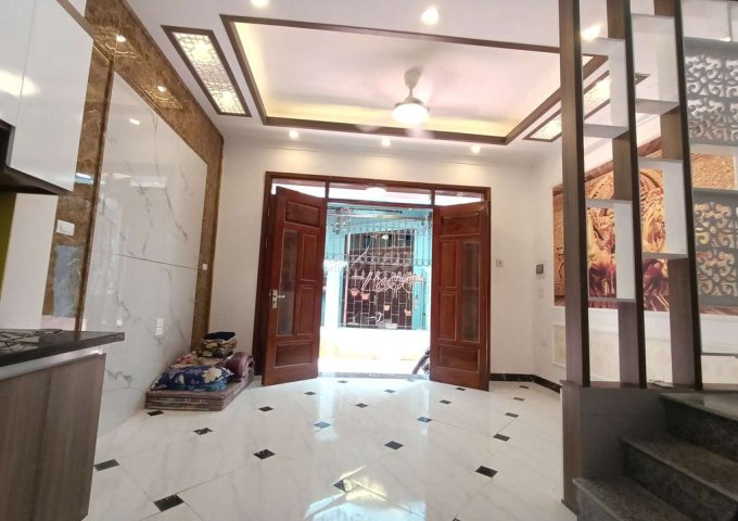 Cho thuê nhà 5 tầng ngõ 343 phố An Dương Vương, Tây Hồ