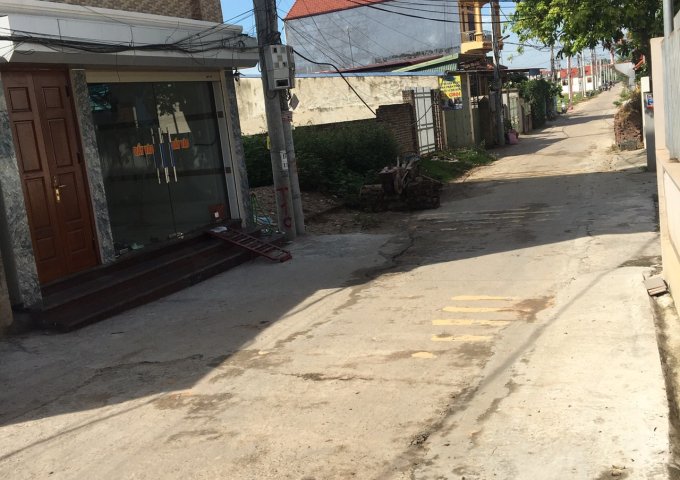 CẦN BÁN. DO NHU CẦU CÔNG VIỆC NÊN MÌNH MUỐN CHUYỂN ĐỊA ĐIỂM NƠI Ở. NHÀ MÌNH ĐANG Ở, 4 TẦNG MỖI SÀN 65M2. TẠI ĐÊ ĐỒNG- TIẾN THỊNH- MÊ LINH- HÀ NỘI. AI CÓ NHU CẦU LH 0369164888