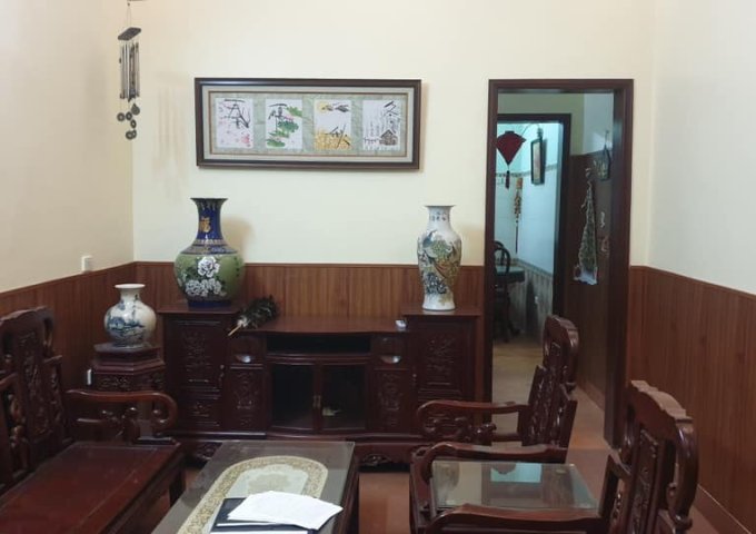 Cho thuê nhà nguyên căn 49m2 x 3,5tầng phố Bồ Đề, đường Nguyễn Văn Cừ, Long Biên, Hà Nội.