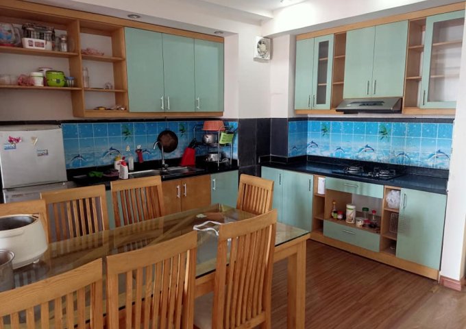 Bán chưng cư CC A1 số 18 Nguyễn Cơ Thạch, Nam Từ Liêm 130m2, nội thất vip chỉ nhỉnh 2 tỷ