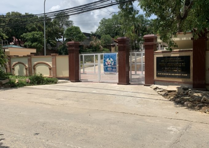 Bán đất gần trường THCS- TT Chúc Sơn-Chương Mỹ-Hà Nội.DT 100m2.taxi vào đất.giá:1,65 Tỷ.