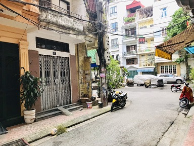 Cho thuê nhà riêng biệt ngõ 91 trong khu nhà phân lô Hồng Hà, gần chợ đầu mối Long Biên
