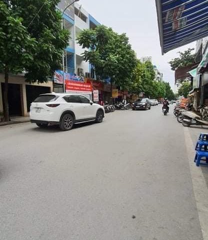 Cần bán nhà ngõ 622 Minh Khai - 5m ra ô tô tránh - 45m2 - giá 5.5 tỷ