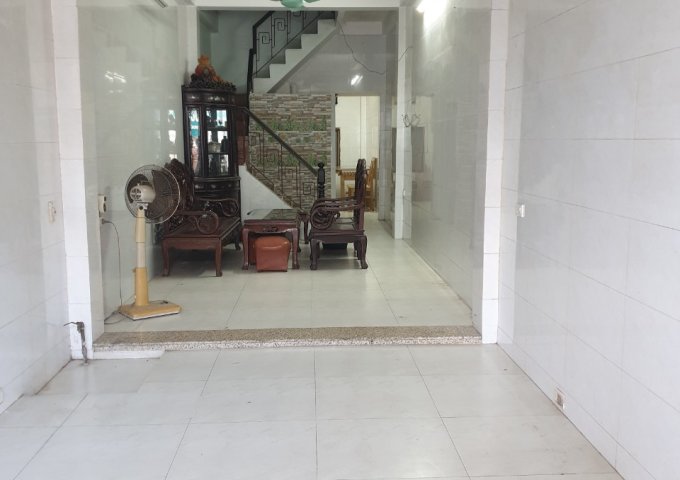 Chính chủ cho thuê nhà mặt đường Chiến Thắng, Hà Đông DT 48m2x3 tầng Giá 9 tr/th Lh 0983607331