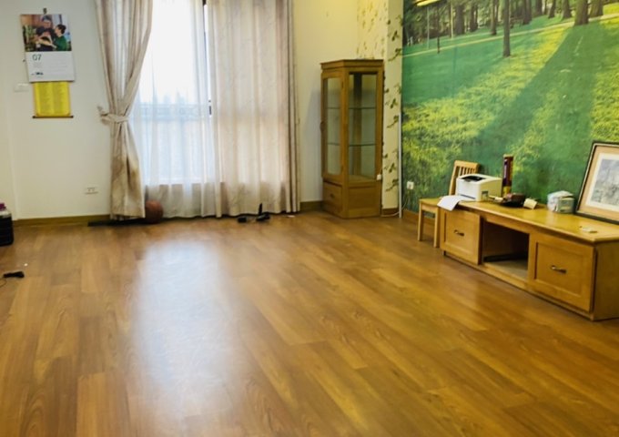 Chính chủ cho thuê căn hộ chung cư B4 Kim Liên, Đống Đa, 85m, 2PN, đồ cơ bản, giá 8tr/ tháng