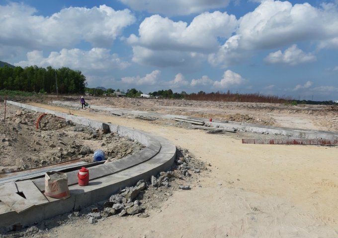 Cần bán đất nền mặt tiền đường QH số 4, Khu phố Phú Thạnh, Phường Mỹ Xuân, Thị xã Phú Mỹ, BRVT ( Khu đô thị mới Mỹ Xuân - Phú Mỹ )