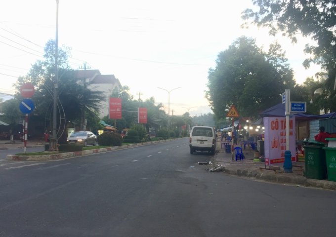 Cần sang nhượng lô góc 2 mặt tiền kinh doanh,  gần Quảng Trường Phạm Văn Đồng
