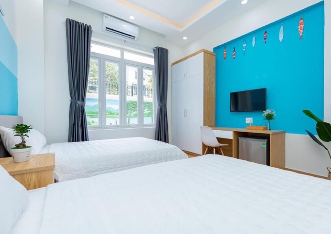 Bán gấp khách sạn 35 phòng mặt tiền Nguyễn Hiền cách biển Bãi Sau 50m.