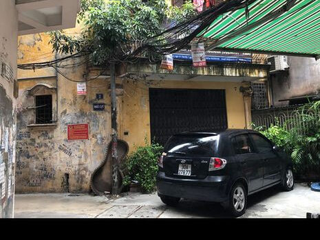 Gia đình có việc cần bán 51m2 x 3 tầng cũ khu cán bộ đối diện rạp phim quốc gia ngõ 171 Thái Hà , Hà Nội