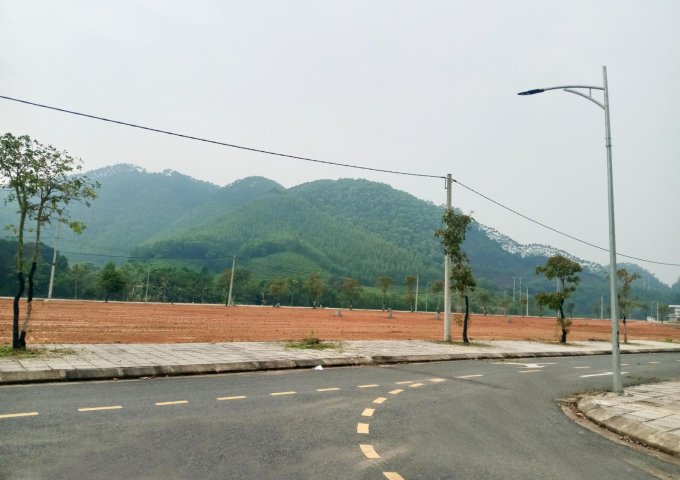 Bán đất thị trấn Yên Lập, 190m2, 900tr, đường Ô tô đi