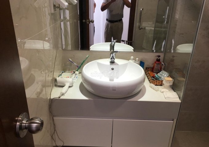 Chính chủ cần cho thuê căn P12 2 phòng ngủ, chung cư Vinhomes Times City - Park Hill, 458 Đường Minh Khai, Hai Bà Trưng, Hà Nội