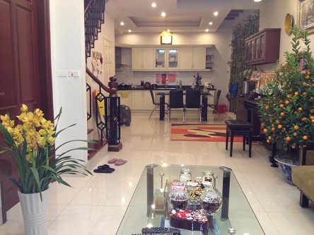 Cho thuê nhà 5 tầng tại ngõ 121 An Dương Vương, p. Phú Thượng, quận Tây Hồ liên hệ 0988525803