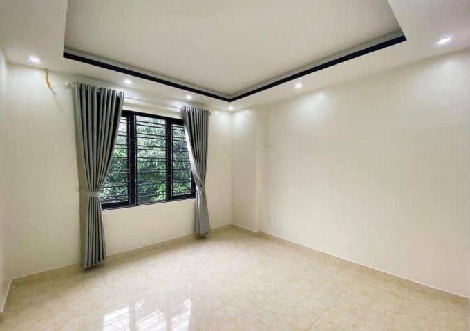 Bán nhà 3 tầng vừa hoàn thiện mới tinh ngõ Nguyễn Trung Thành – Hùng Vương giá 1.82 tỉ. Lh: 0904.55.79.66