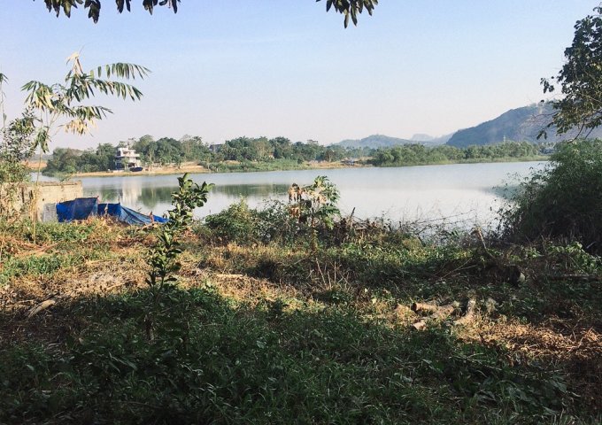 Bán 1000m2 view mặt hồ Đồng Chanh cảnh đẹp tuyệt vời 
