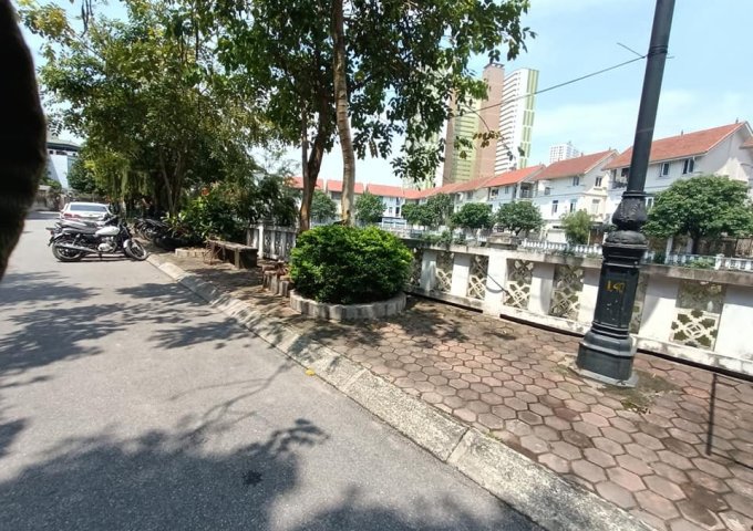 CỰC HIẾM - BIỆT THỰ VIP HÀ ĐÔNG - PHÂN LÔ - VỈA HÈ - MẶT TIỀN RỘNG - VỊ TRÍ ĐẮC ĐỊA. MIỄN QUẢNG CÁO